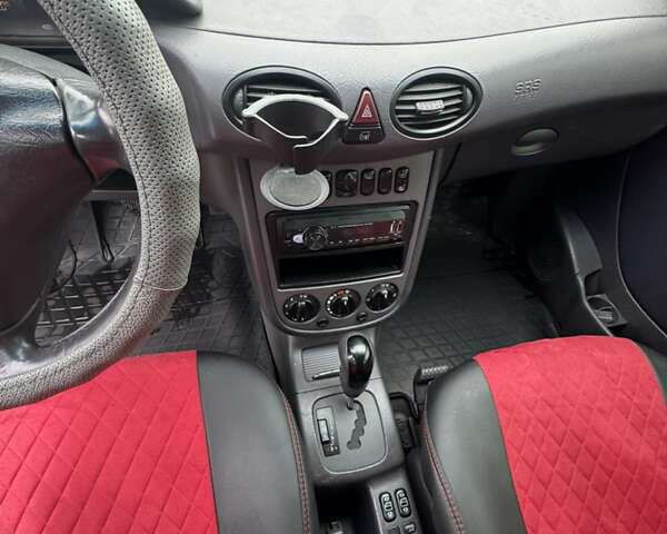 Черный Мерседес А класс, объемом двигателя 1.6 л и пробегом 210 тыс. км за 4500 $, фото 17 на Automoto.ua