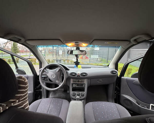 Черный Мерседес А класс, объемом двигателя 1.6 л и пробегом 147 тыс. км за 4100 $, фото 8 на Automoto.ua