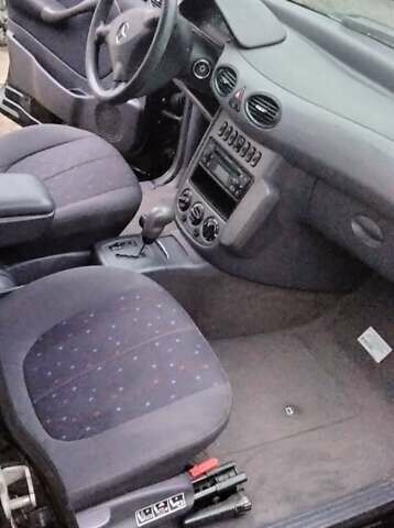 Черный Мерседес А класс, объемом двигателя 1.6 л и пробегом 210 тыс. км за 4300 $, фото 16 на Automoto.ua