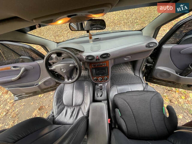 Черный Мерседес А класс, объемом двигателя 1.4 л и пробегом 300 тыс. км за 3950 $, фото 5 на Automoto.ua