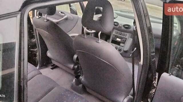 Черный Мерседес А класс, объемом двигателя 1.6 л и пробегом 210 тыс. км за 4300 $, фото 6 на Automoto.ua