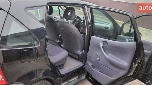 Черный Мерседес А класс, объемом двигателя 1.6 л и пробегом 210 тыс. км за 4300 $, фото 14 на Automoto.ua