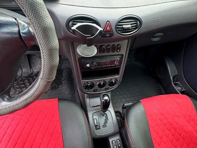 Черный Мерседес А класс, объемом двигателя 1.6 л и пробегом 210 тыс. км за 4500 $, фото 9 на Automoto.ua