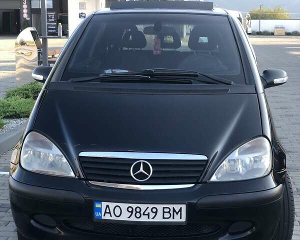Черный Мерседес А класс, объемом двигателя 1.7 л и пробегом 330 тыс. км за 3700 $, фото 1 на Automoto.ua