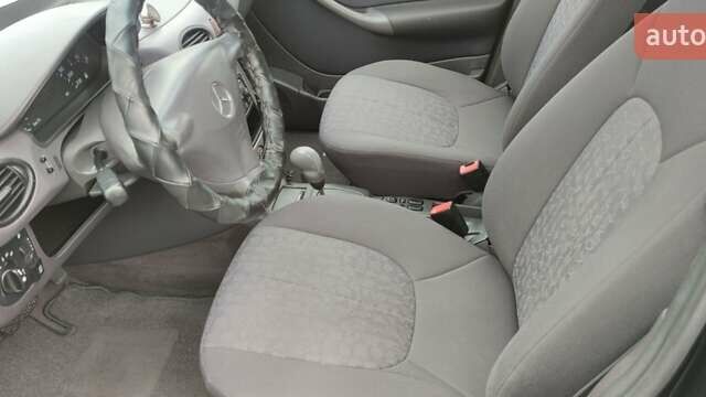 Черный Мерседес А класс, объемом двигателя 1.6 л и пробегом 324 тыс. км за 3900 $, фото 15 на Automoto.ua