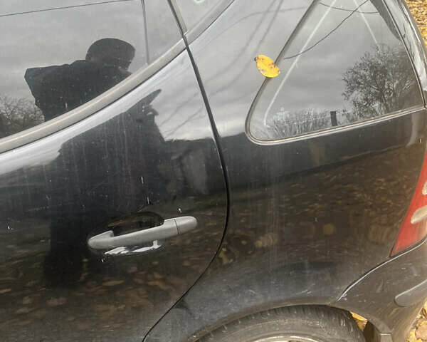 Черный Мерседес А класс, объемом двигателя 1.7 л и пробегом 300 тыс. км за 3900 $, фото 8 на Automoto.ua