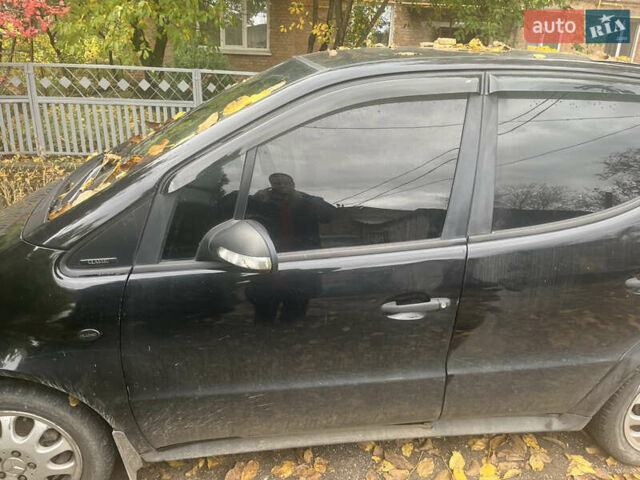 Черный Мерседес А класс, объемом двигателя 1.7 л и пробегом 300 тыс. км за 3900 $, фото 2 на Automoto.ua