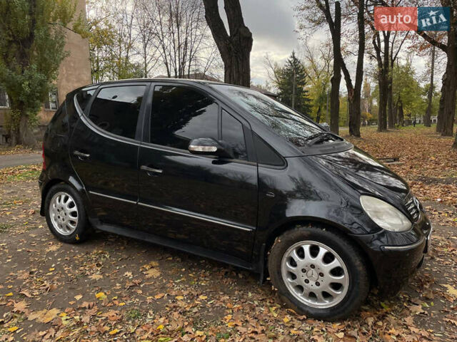 Черный Мерседес А класс, объемом двигателя 1.4 л и пробегом 300 тыс. км за 3950 $, фото 1 на Automoto.ua