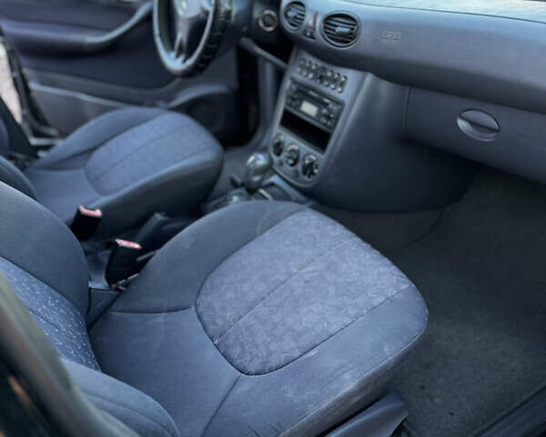 Черный Мерседес А класс, объемом двигателя 1.6 л и пробегом 241 тыс. км за 3599 $, фото 11 на Automoto.ua