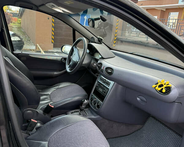 Мерседес А класс 2003 в Киеве на Automoto.ua Черный Мерседес А класс, объемом двигателя 1.6 л и пробегом 255 тыс. км за 4400 $, фото 5 на Automoto.ua