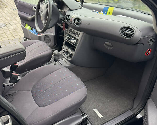 Черный Мерседес А класс, объемом двигателя 1.6 л и пробегом 147 тыс. км за 4100 $, фото 7 на Automoto.ua