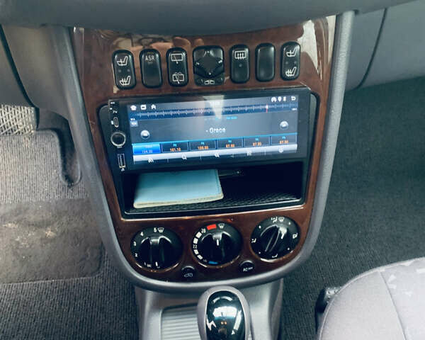 Черный Мерседес А класс, объемом двигателя 1.6 л и пробегом 160 тыс. км за 4500 $, фото 3 на Automoto.ua