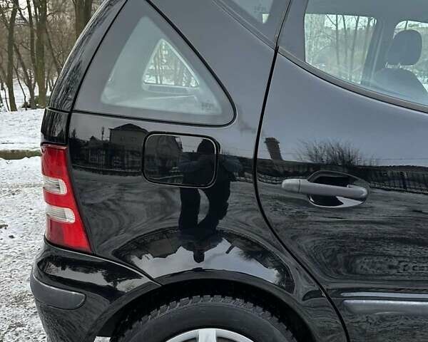 Черный Мерседес А класс, объемом двигателя 1.69 л и пробегом 276 тыс. км за 3850 $, фото 25 на Automoto.ua