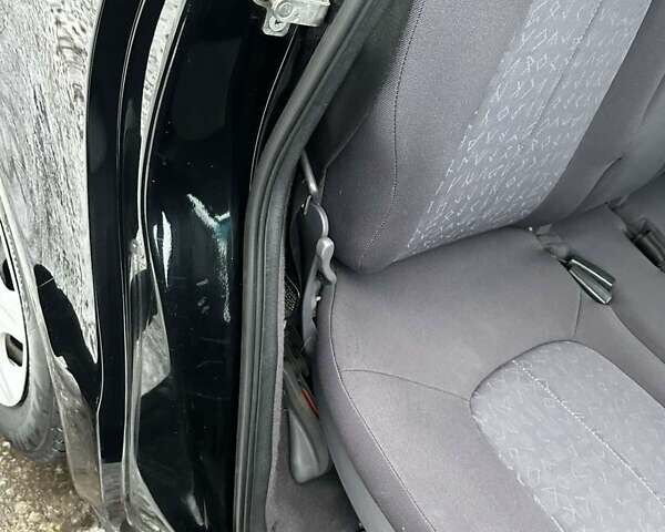 Черный Мерседес А класс, объемом двигателя 1.69 л и пробегом 276 тыс. км за 3850 $, фото 48 на Automoto.ua