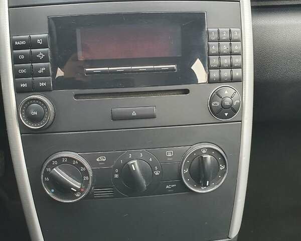 Чорний Мерседес А клас, об'ємом двигуна 1.5 л та пробігом 223 тис. км за 5650 $, фото 6 на Automoto.ua