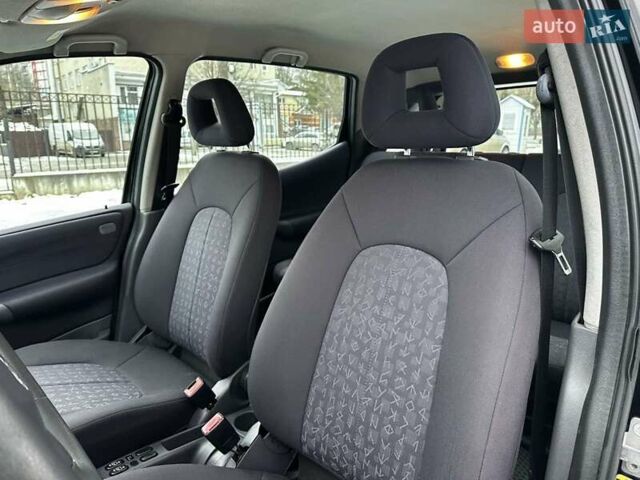 Черный Мерседес А класс, объемом двигателя 1.69 л и пробегом 276 тыс. км за 3850 $, фото 67 на Automoto.ua