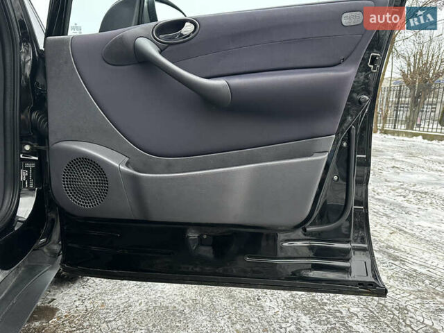 Чорний Мерседес А клас, об'ємом двигуна 1.7 л та пробігом 276 тис. км за 3850 $, фото 70 на Automoto.ua