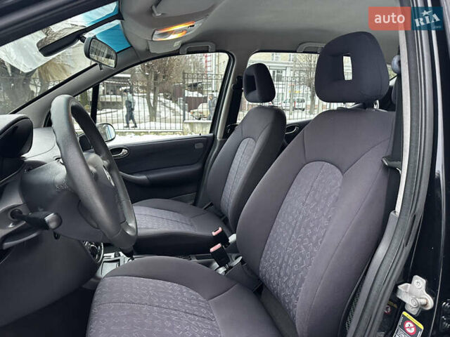 Чорний Мерседес А клас, об'ємом двигуна 1.7 л та пробігом 276 тис. км за 3850 $, фото 66 на Automoto.ua