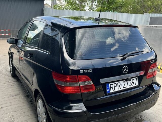 Черный Мерседес А класс, объемом двигателя 2 л и пробегом 300 тыс. км за 2800 $, фото 1 на Automoto.ua