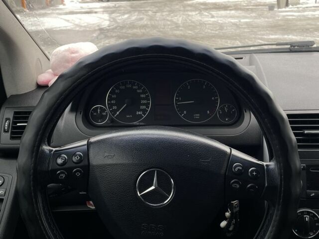 Черный Мерседес А класс, объемом двигателя 2 л и пробегом 339 тыс. км за 5300 $, фото 7 на Automoto.ua