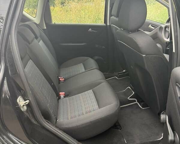 Черный Мерседес А класс, объемом двигателя 1.5 л и пробегом 175 тыс. км за 4900 $, фото 5 на Automoto.ua