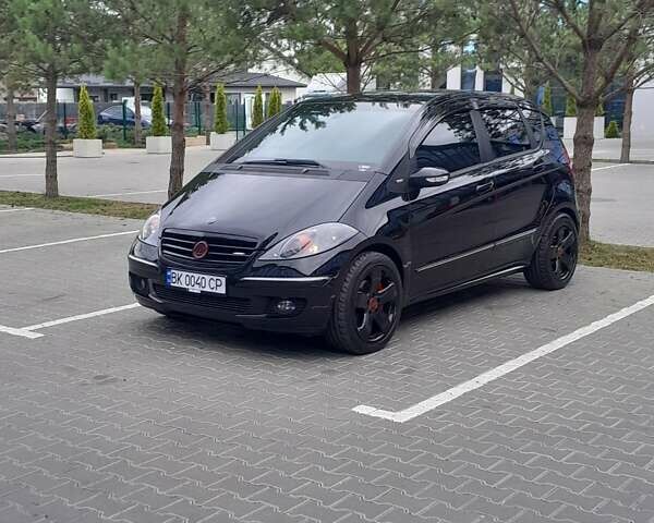 Черный Мерседес А класс, объемом двигателя 2.04 л и пробегом 220 тыс. км за 6500 $, фото 1 на Automoto.ua