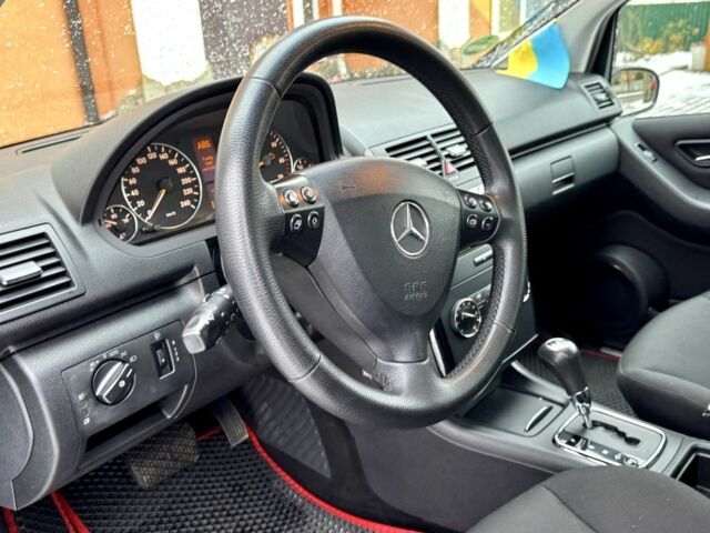 Чорний Мерседес А клас, об'ємом двигуна 1.5 л та пробігом 223 тис. км за 5350 $, фото 12 на Automoto.ua