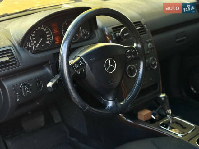 Черный Мерседес А класс, объемом двигателя 1.99 л и пробегом 271 тыс. км за 5299 $, фото 6 на Automoto.ua