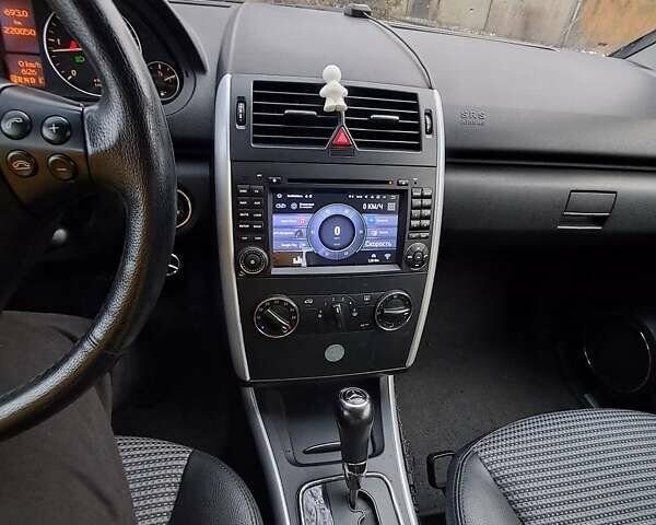 Черный Мерседес А класс, объемом двигателя 1.99 л и пробегом 220 тыс. км за 5500 $, фото 13 на Automoto.ua