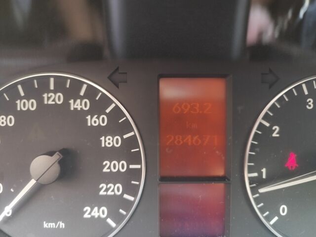 Мерседес А клас 2005 у Хмельницькому на Automoto.ua Чорний Мерседес А клас, об'ємом двигуна 1.5 л та пробігом 284 тис. км за 4500 $, фото 7 на Automoto.ua