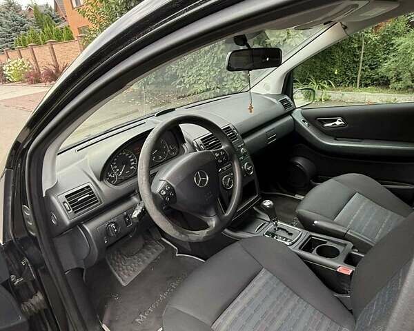 Черный Мерседес А класс, объемом двигателя 1.5 л и пробегом 175 тыс. км за 4900 $, фото 3 на Automoto.ua