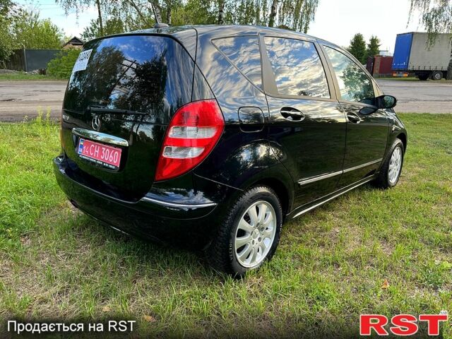 Черный Мерседес А класс, объемом двигателя 1.7 л и пробегом 207 тыс. км за 6300 $, фото 1 на Automoto.ua