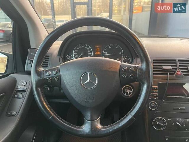 Черный Мерседес А класс, объемом двигателя 1.99 л и пробегом 276 тыс. км за 5490 $, фото 13 на Automoto.ua