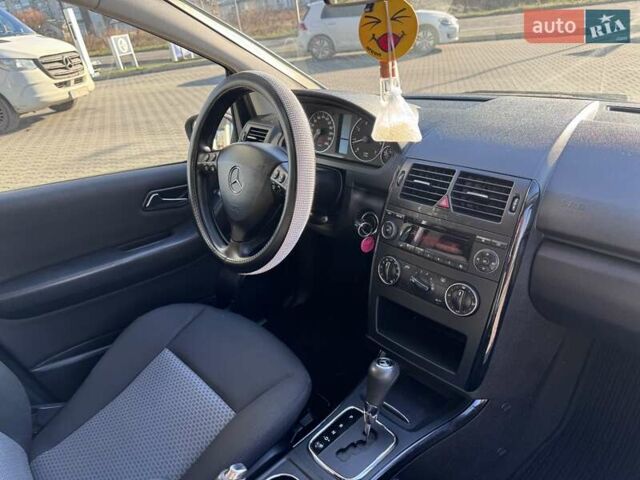 Черный Мерседес А класс, объемом двигателя 1.5 л и пробегом 122 тыс. км за 4800 $, фото 2 на Automoto.ua