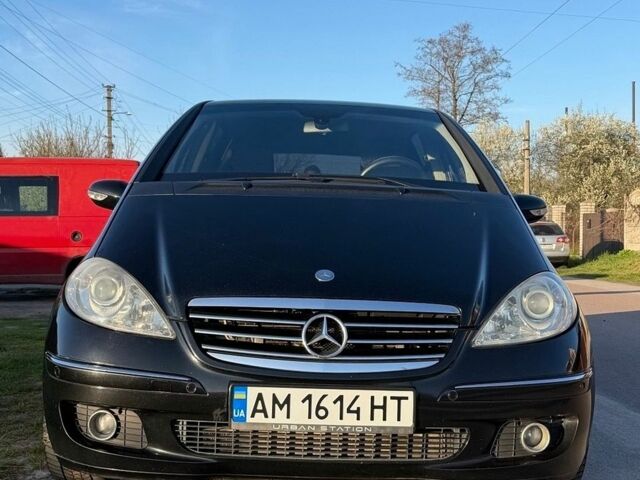 Чорний Мерседес А клас, об'ємом двигуна 2 л та пробігом 281 тис. км за 4700 $, фото 2 на Automoto.ua