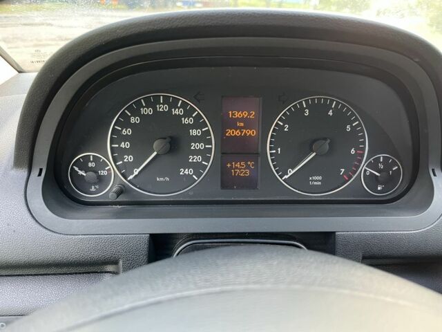 Черный Мерседес А класс, объемом двигателя 1.7 л и пробегом 207 тыс. км за 6300 $, фото 6 на Automoto.ua