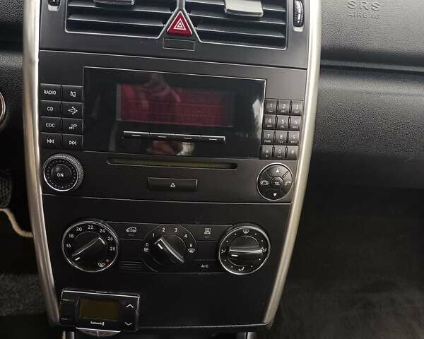 Черный Мерседес А класс, объемом двигателя 1.5 л и пробегом 203 тыс. км за 6250 $, фото 41 на Automoto.ua