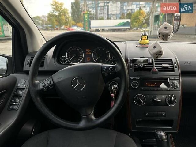 Черный Мерседес А класс, объемом двигателя 1.5 л и пробегом 278 тыс. км за 4600 $, фото 14 на Automoto.ua