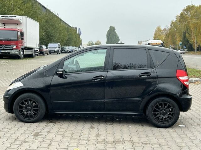 Черный Мерседес А класс, объемом двигателя 1.5 л и пробегом 200 тыс. км за 2250 $, фото 1 на Automoto.ua