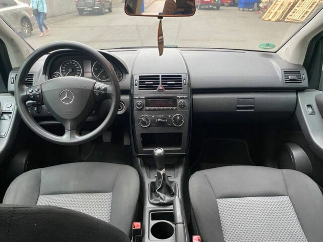 Черный Мерседес А класс, объемом двигателя 1.9 л и пробегом 223 тыс. км за 2200 $, фото 6 на Automoto.ua