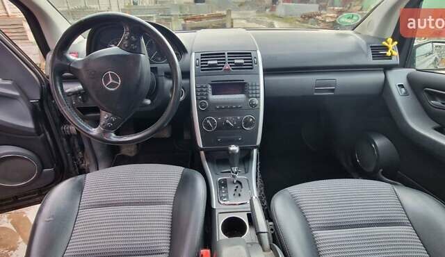 Мерседес А класс 2006 в Броварах на Automoto.ua Черный Мерседес А класс, объемом двигателя 2 л и пробегом 196 тыс. км за 6600 $, фото 7 на Automoto.ua