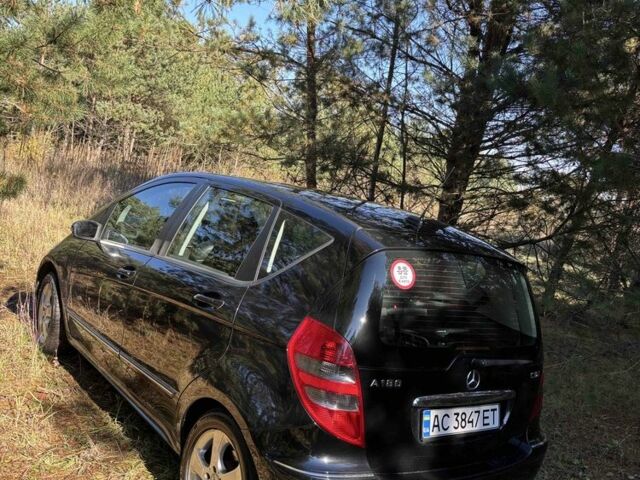 Черный Мерседес А класс, объемом двигателя 2 л и пробегом 280 тыс. км за 5000 $, фото 4 на Automoto.ua