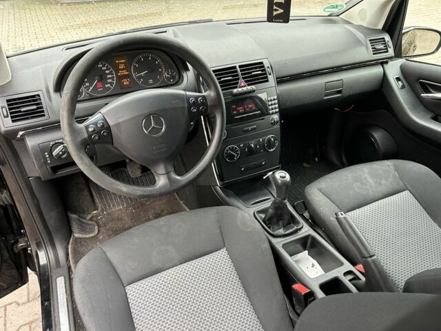 Черный Мерседес А класс, объемом двигателя 1.5 л и пробегом 200 тыс. км за 2250 $, фото 10 на Automoto.ua