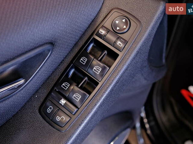 Мерседес А класс 2006 в Одессе на Automoto.ua Черный Мерседес А класс, объемом двигателя 2 л и пробегом 272 тыс. км за 6500 $, фото 33 на Automoto.ua