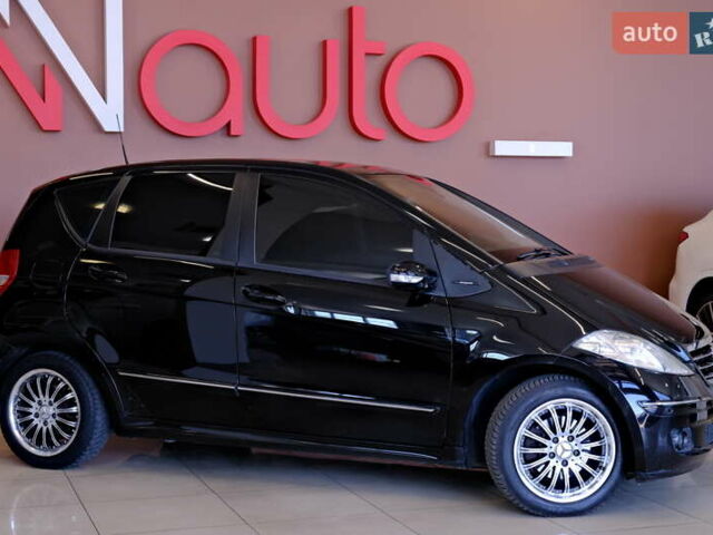 Мерседес А класс 2006 в Одессе на Automoto.ua Черный Мерседес А класс, объемом двигателя 2 л и пробегом 272 тыс. км за 6500 $, фото 12 на Automoto.ua