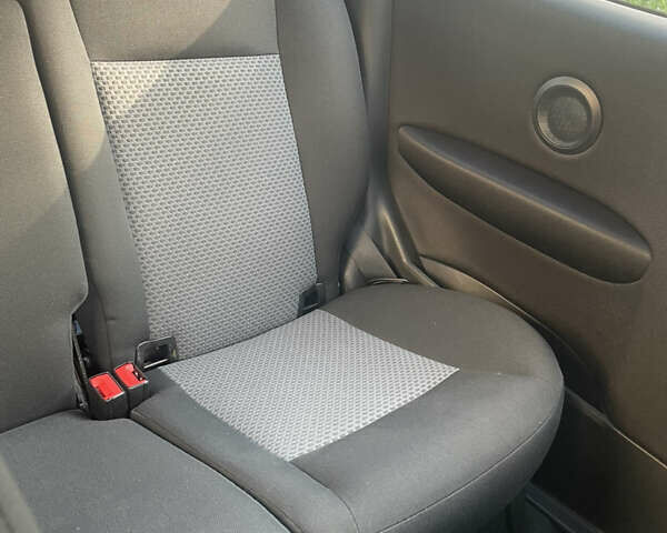 Черный Мерседес А класс, объемом двигателя 1.5 л и пробегом 200 тыс. км за 5400 $, фото 1 на Automoto.ua