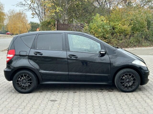 Черный Мерседес А класс, объемом двигателя 1.5 л и пробегом 200 тыс. км за 2250 $, фото 5 на Automoto.ua