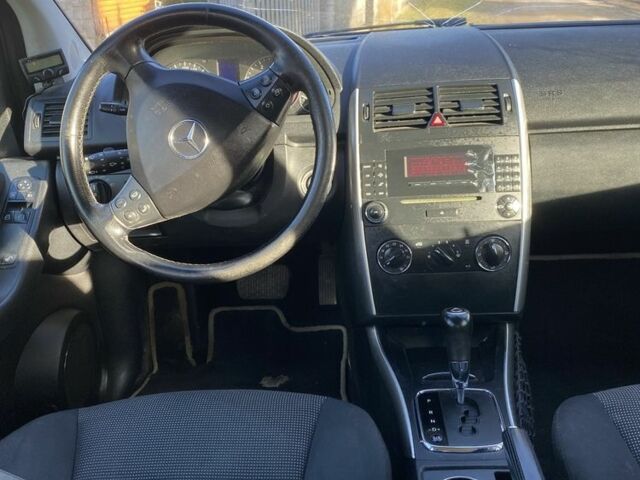 Чорний Мерседес А клас, об'ємом двигуна 2 л та пробігом 100 тис. км за 4700 $, фото 3 на Automoto.ua