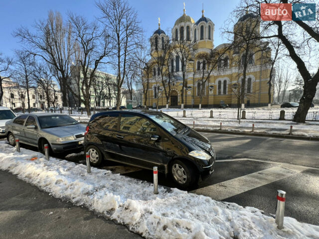 Чорний Мерседес А клас, об'ємом двигуна 2 л та пробігом 168 тис. км за 5900 $, фото 23 на Automoto.ua