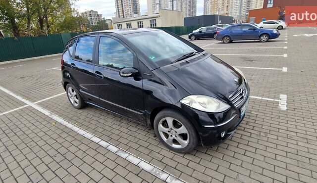 Мерседес А класс 2006 в Броварах на Automoto.ua Черный Мерседес А класс, объемом двигателя 2 л и пробегом 196 тыс. км за 6600 $, фото 3 на Automoto.ua